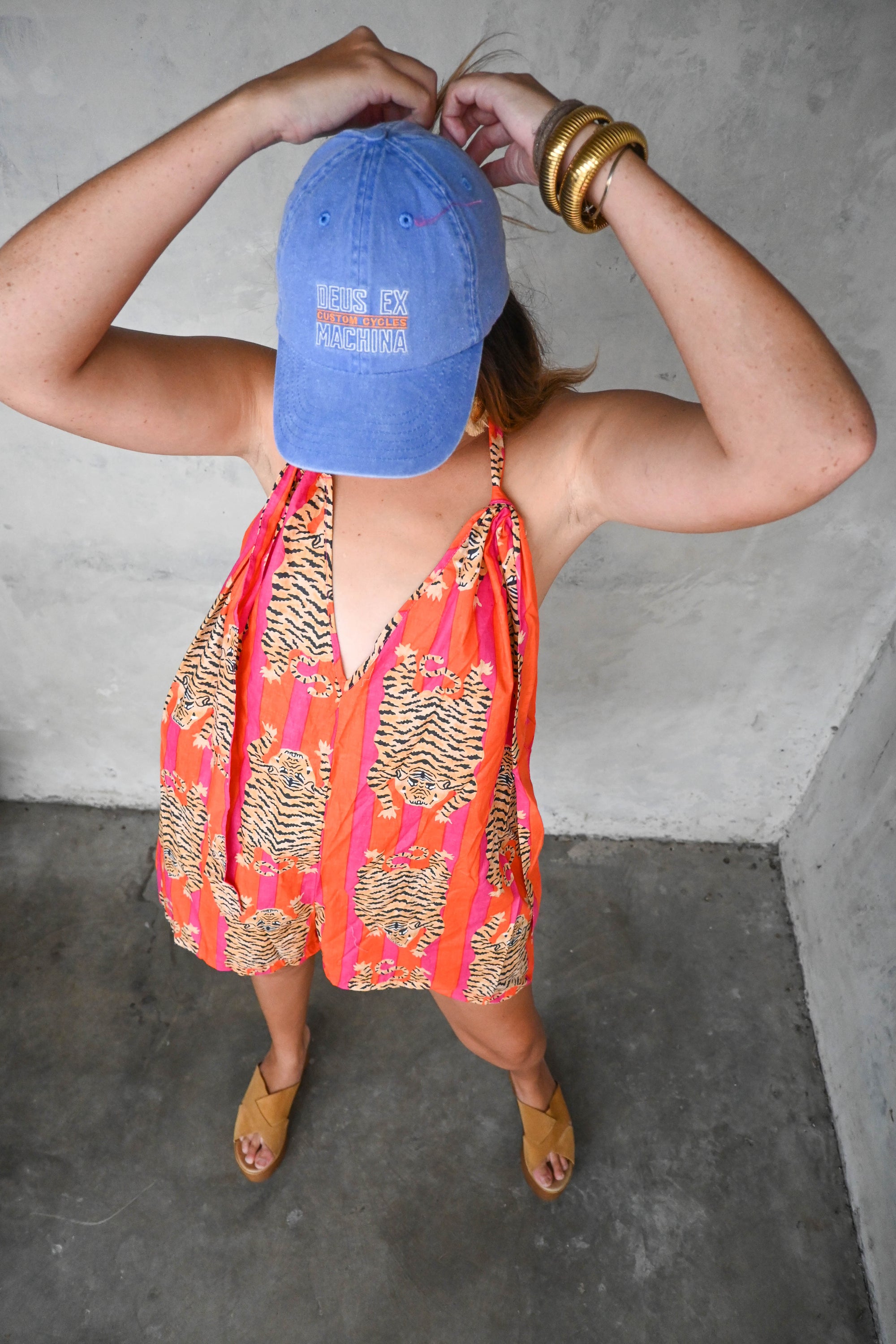 Combishort Rio tigre rose et orange Maison Lacroix, coupe oversize dos nu en coton.