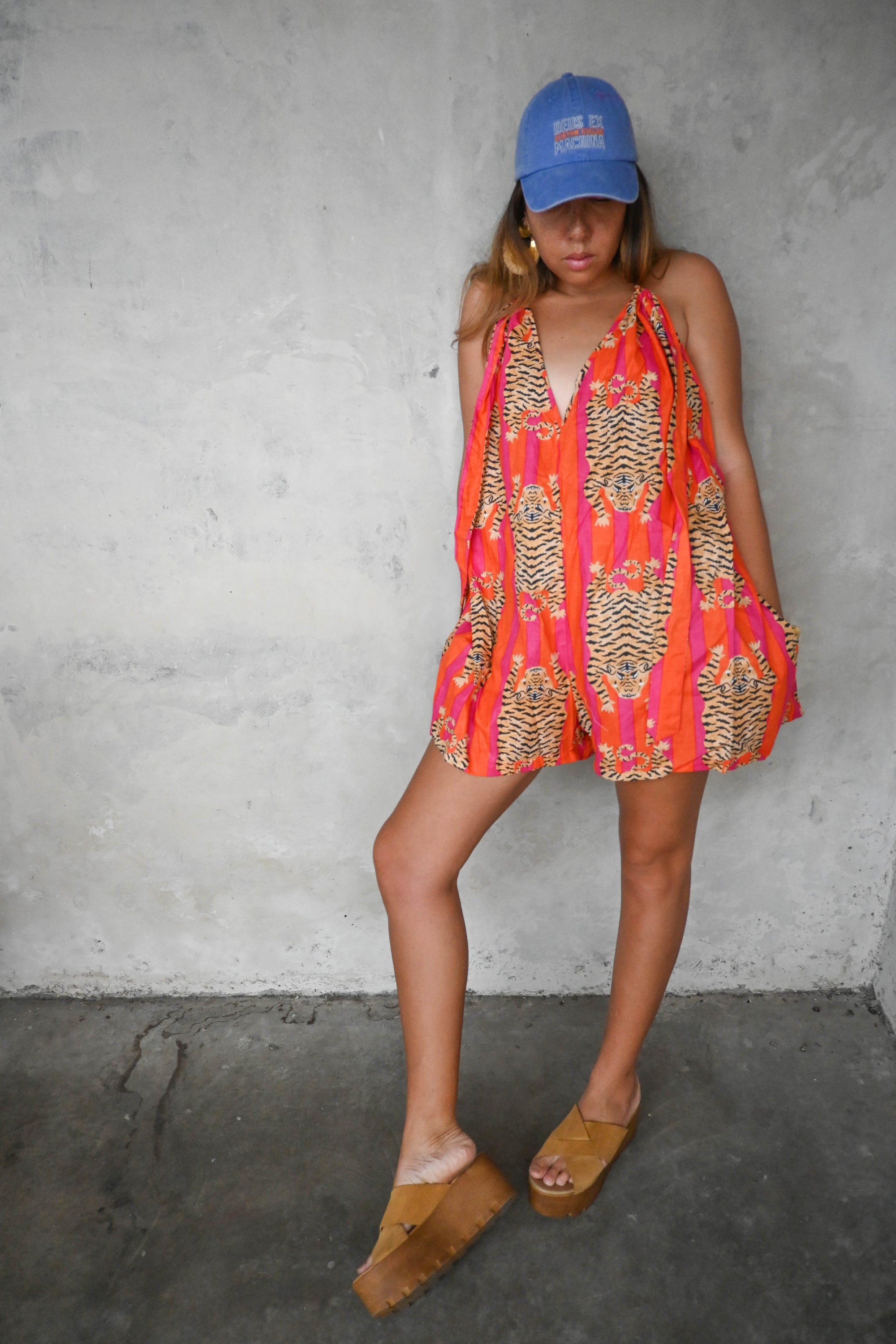 Combishort Rio tigre rose et orange Maison Lacroix, coupe oversize dos nu en coton.